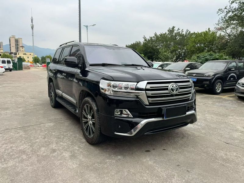 Land Cruiser Prado photo 2