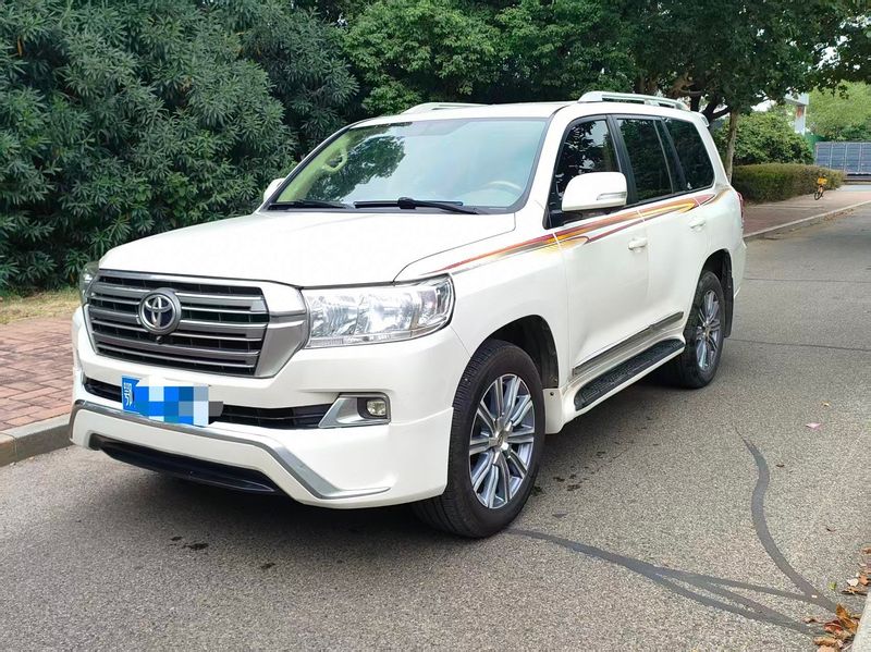 Land Cruiser