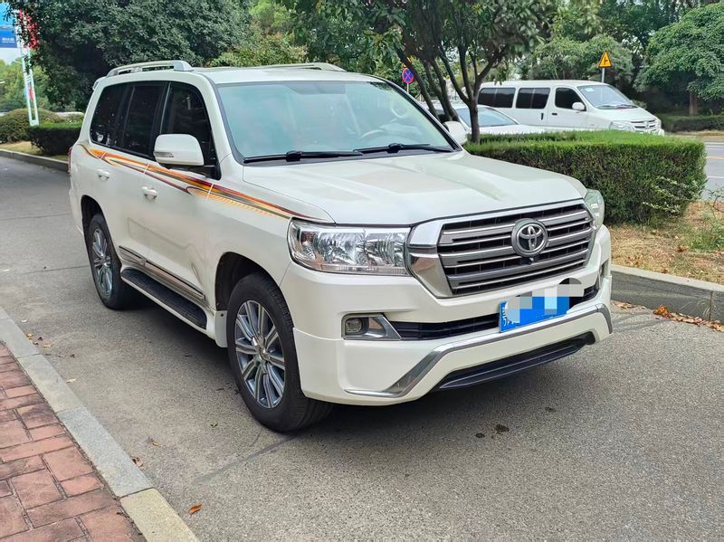 Land Cruiser photo 3