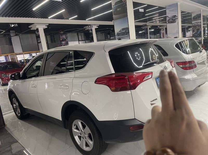 RAV4 photo 2
