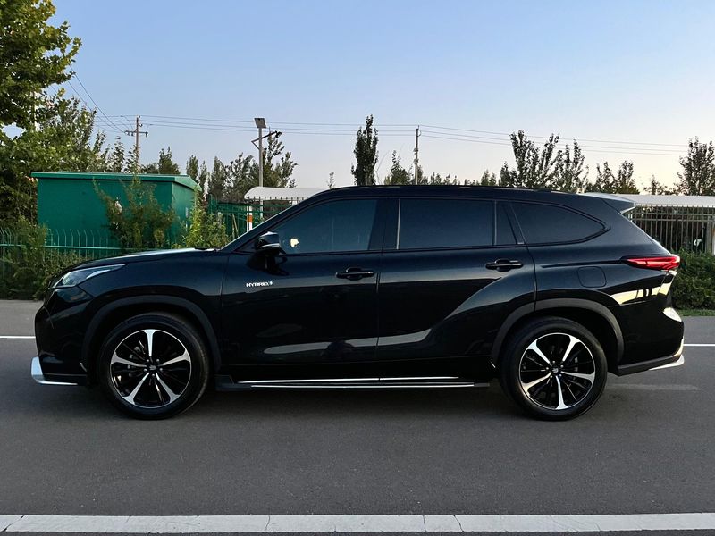 Land Cruiser photo 4