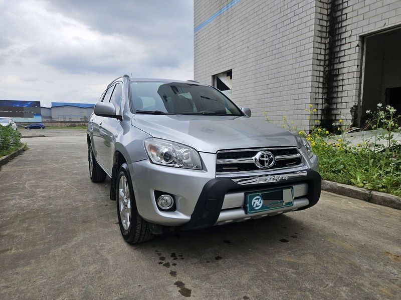 RAV4 photo 3