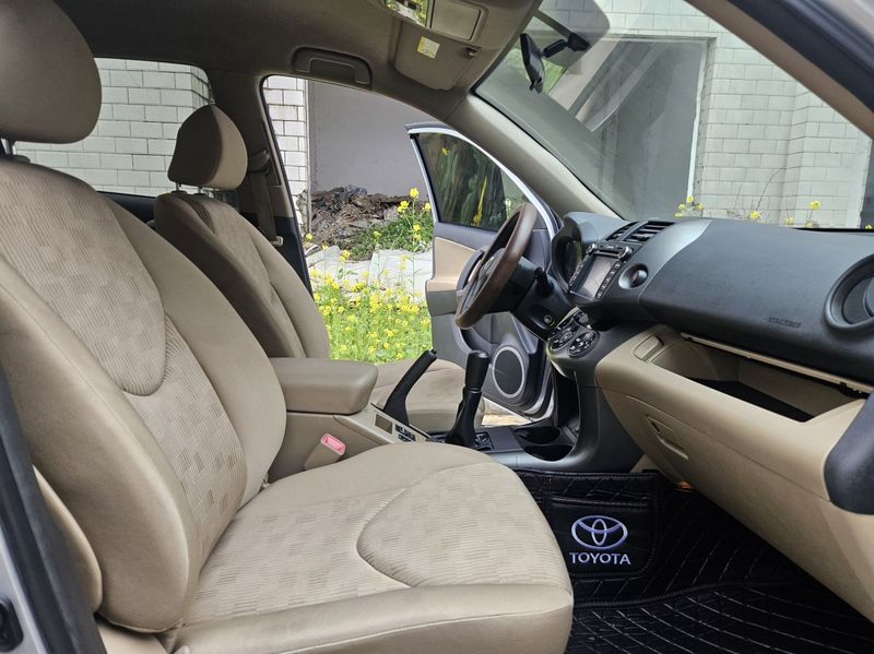 RAV4 photo 4