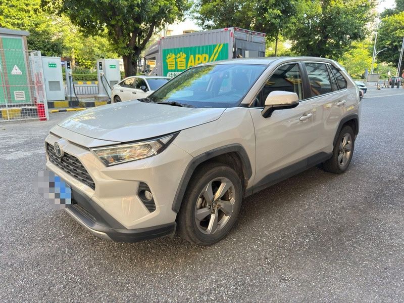 RAV4