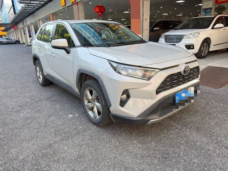 RAV4 photo 3