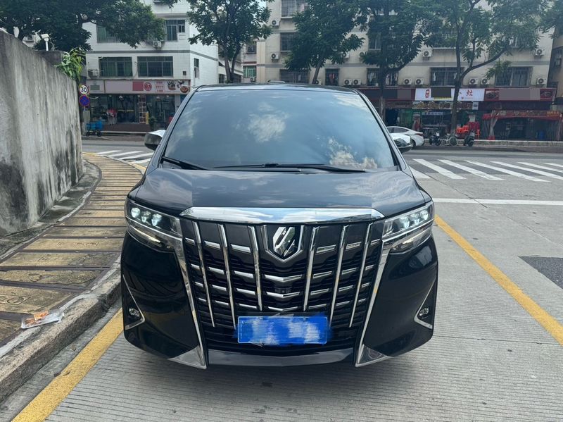 Alphard photo 2