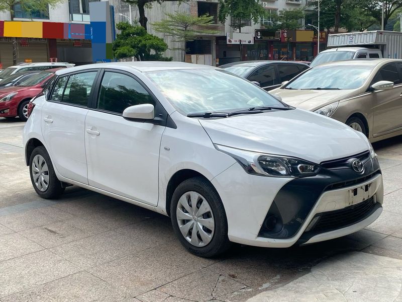 Yaris photo 2