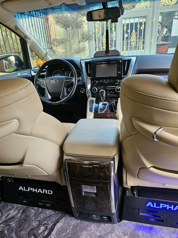 Alphard photo 4