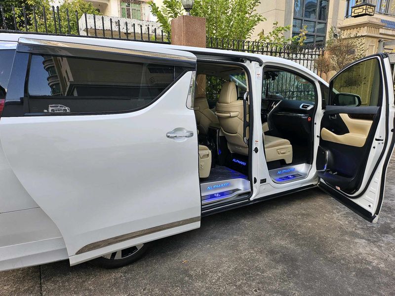 Alphard photo 5