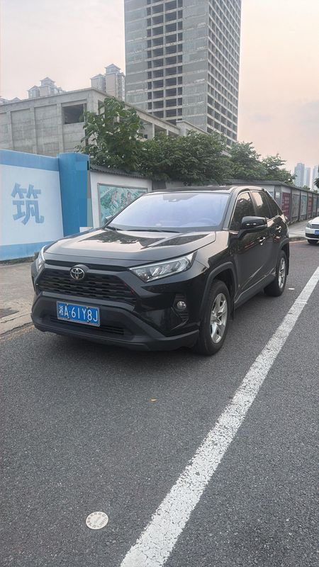 RAV4