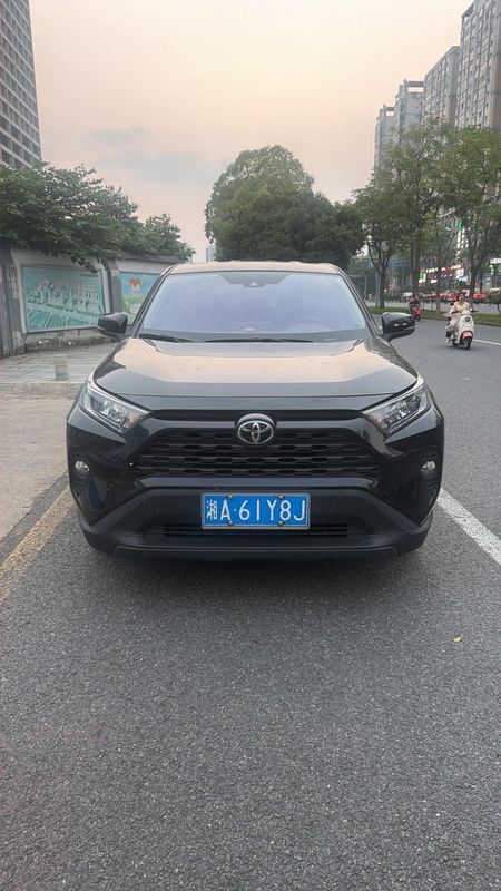 RAV4 photo 3