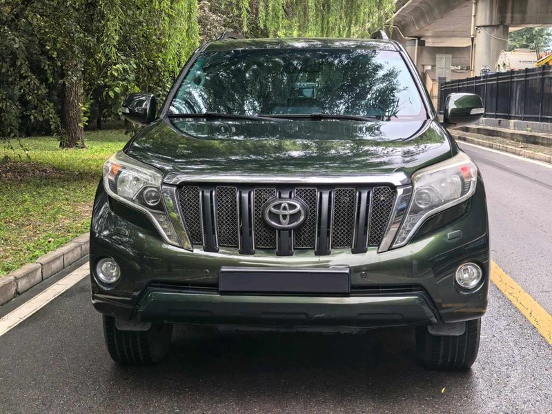 Land Cruiser Prado photo 2