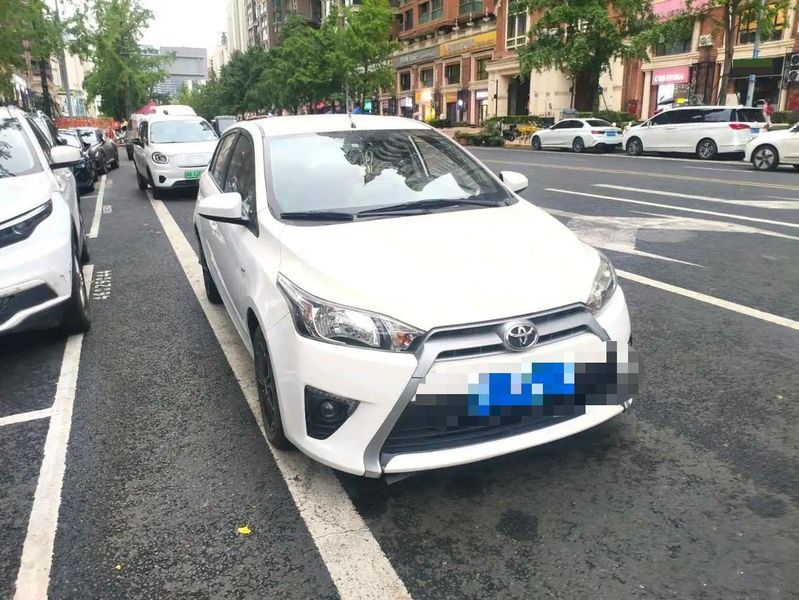 Yaris photo 2