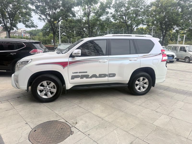 Land Cruiser Prado photo 2
