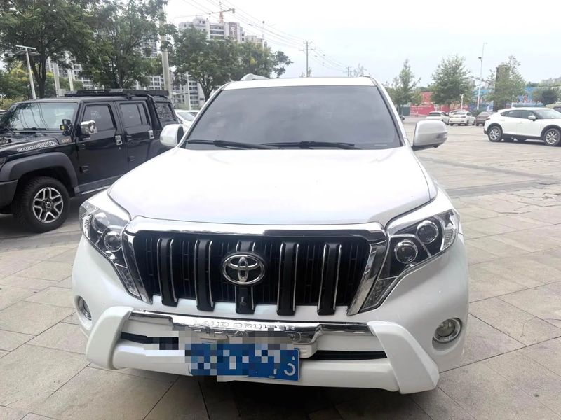 Land Cruiser Prado photo 5