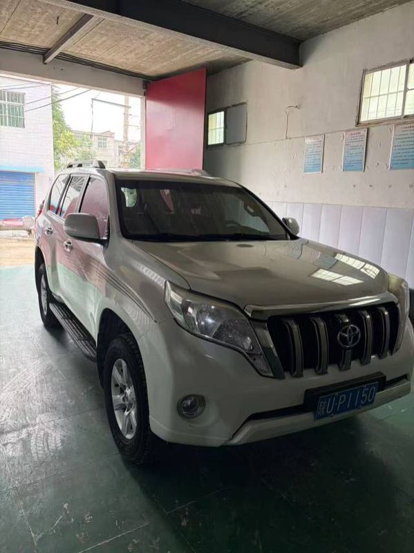 Land Cruiser Prado photo 2