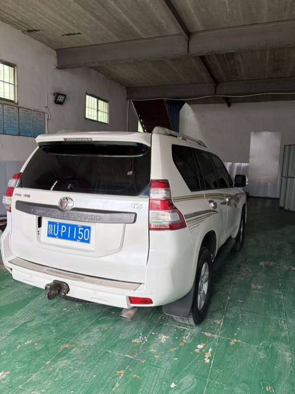 Land Cruiser Prado photo 3