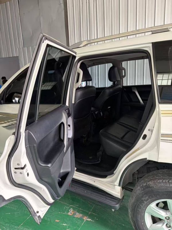 Land Cruiser Prado photo 5