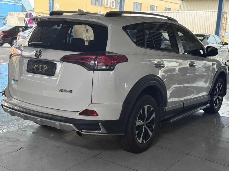 RAV4 photo 4