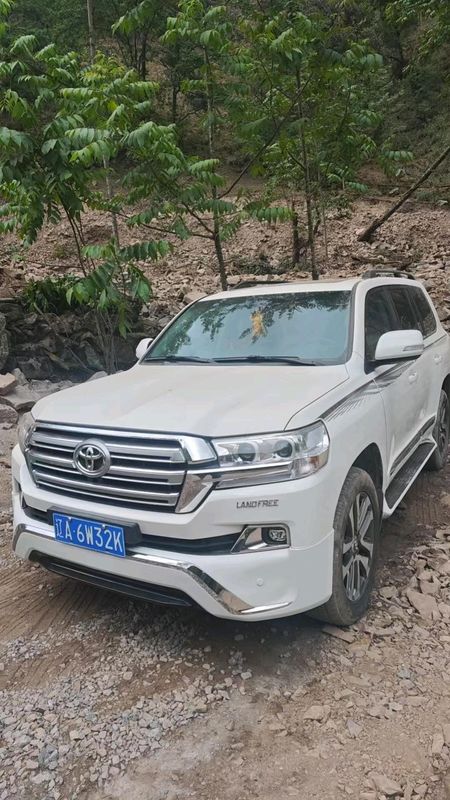 Land Cruiser