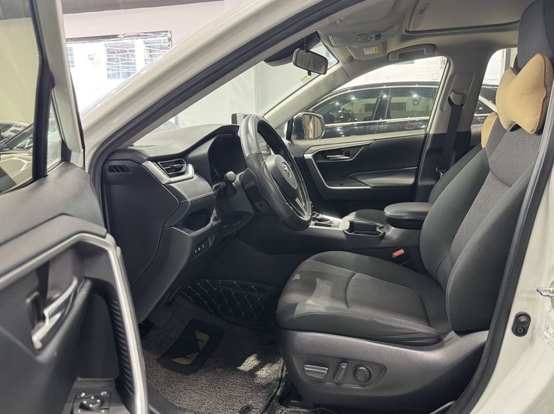 RAV4 photo 5