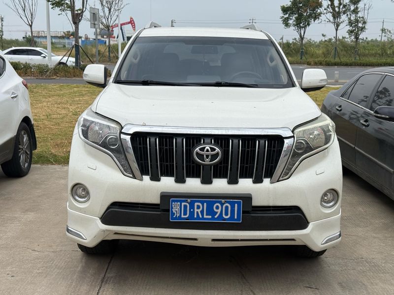 Land Cruiser Prado photo 2