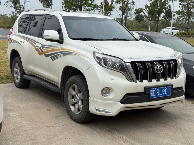 Land Cruiser Prado photo 3