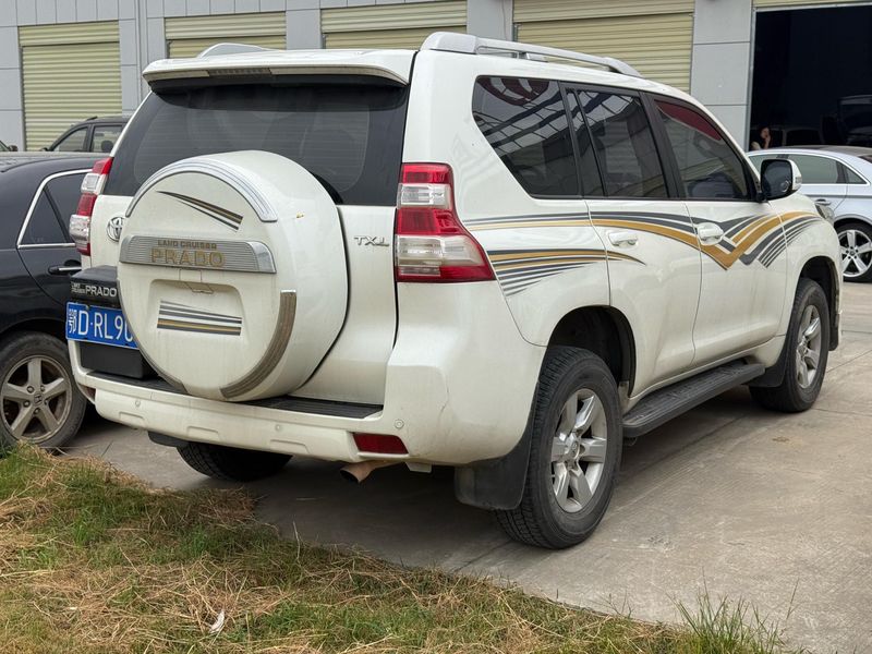Land Cruiser Prado photo 4