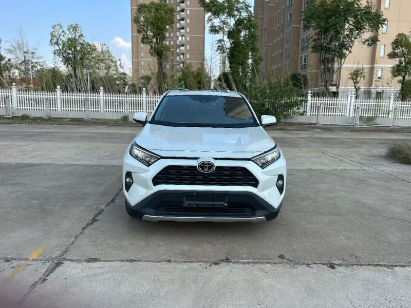 RAV4 photo 2