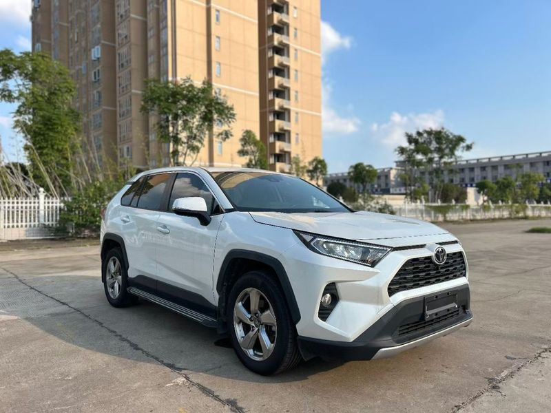 RAV4 photo 3