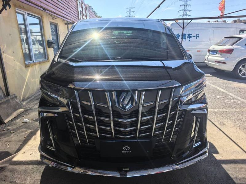 Alphard photo 2