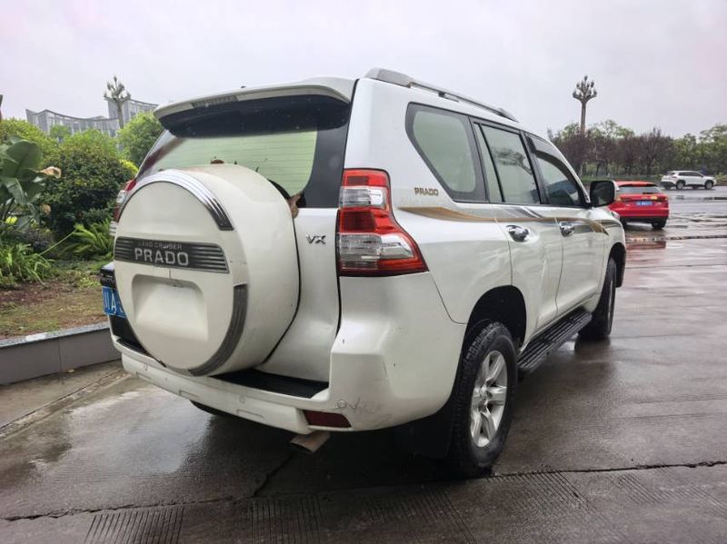 Land Cruiser Prado photo 4