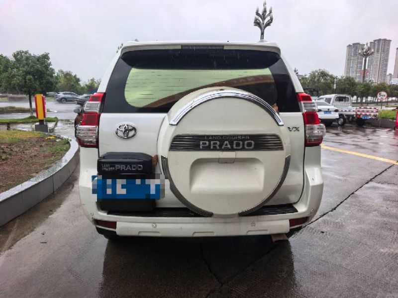 Land Cruiser Prado photo 5