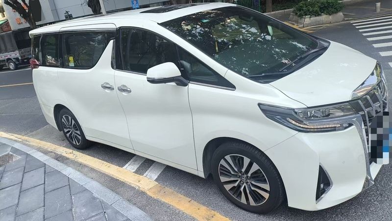 Alphard photo 2