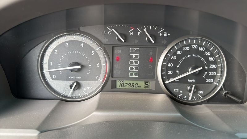 Land Cruiser photo 2