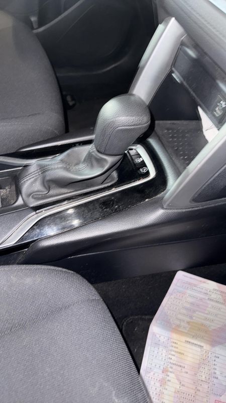 Corolla Cross photo 2