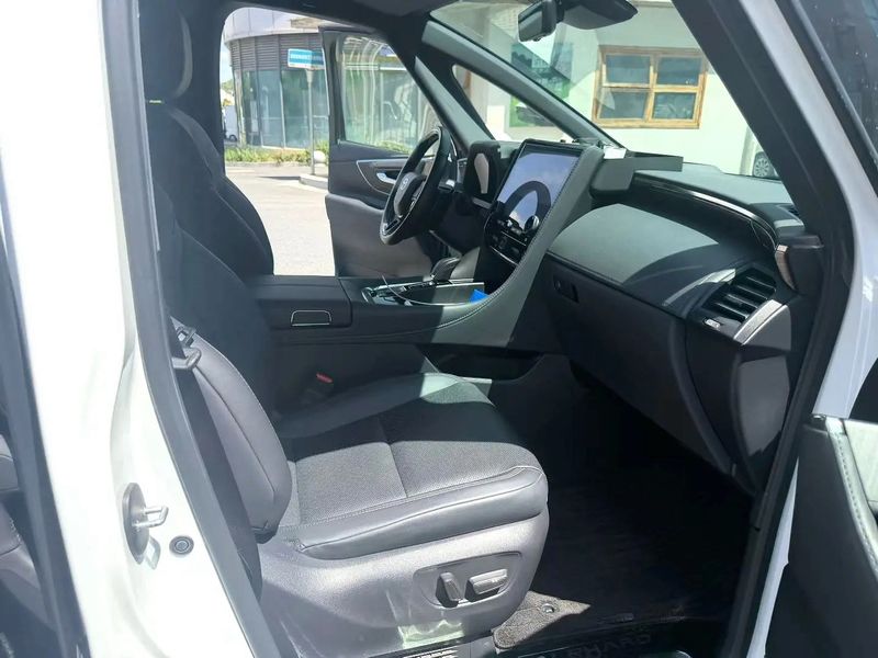 Alphard photo 3