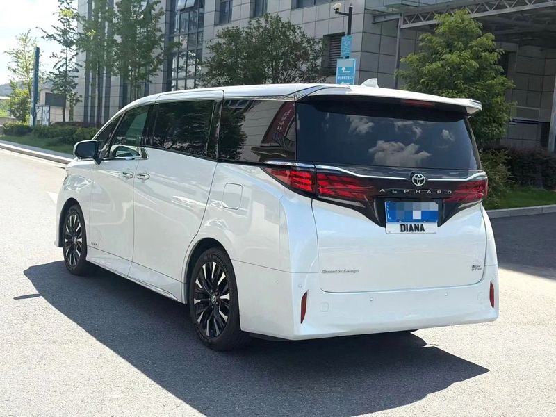 Alphard photo 5