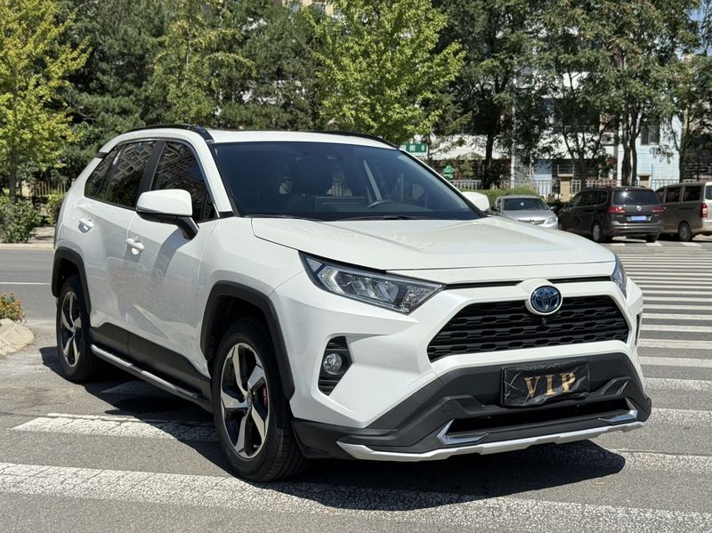 RAV4 photo 2