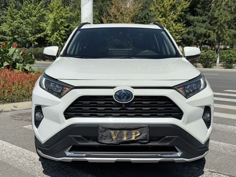 RAV4 photo 3