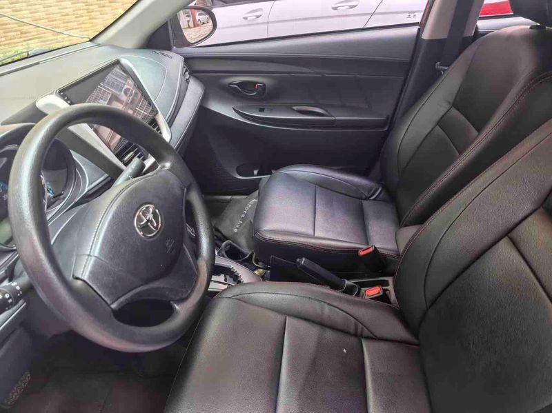 Yaris photo 2
