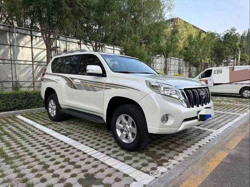 Land Cruiser Prado photo 2