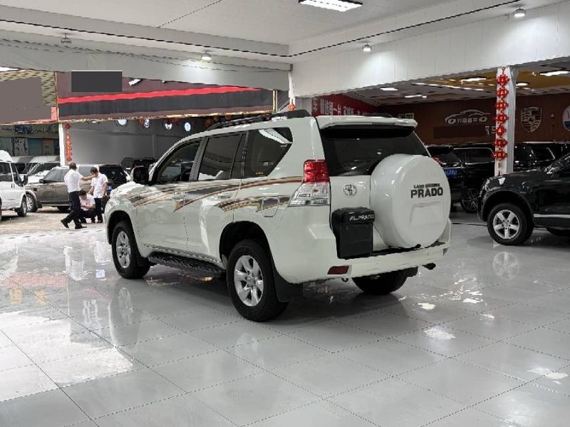 Land Cruiser Prado photo 4
