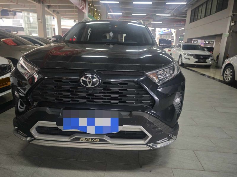 RAV4 photo 2