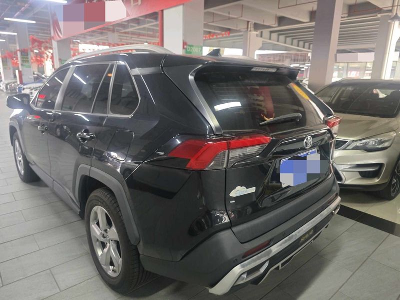 RAV4 photo 3
