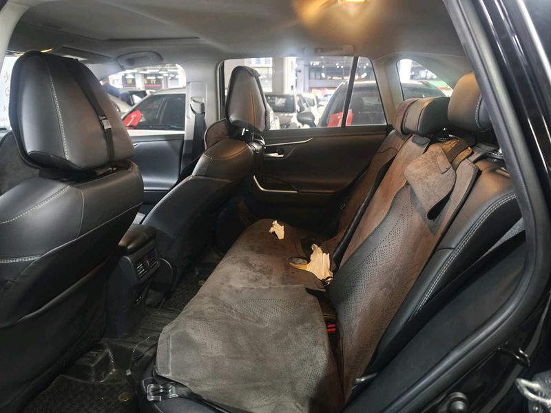 RAV4 photo 4