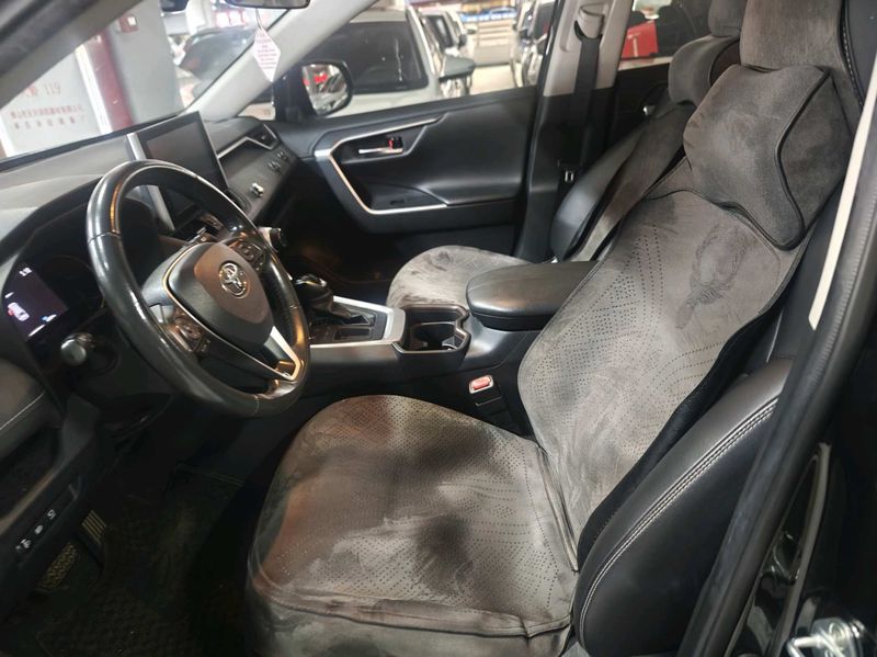RAV4 photo 5