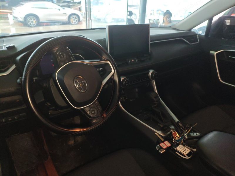 RAV4 photo 3