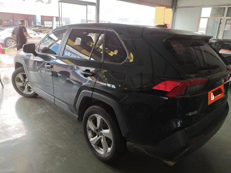 RAV4 photo 5