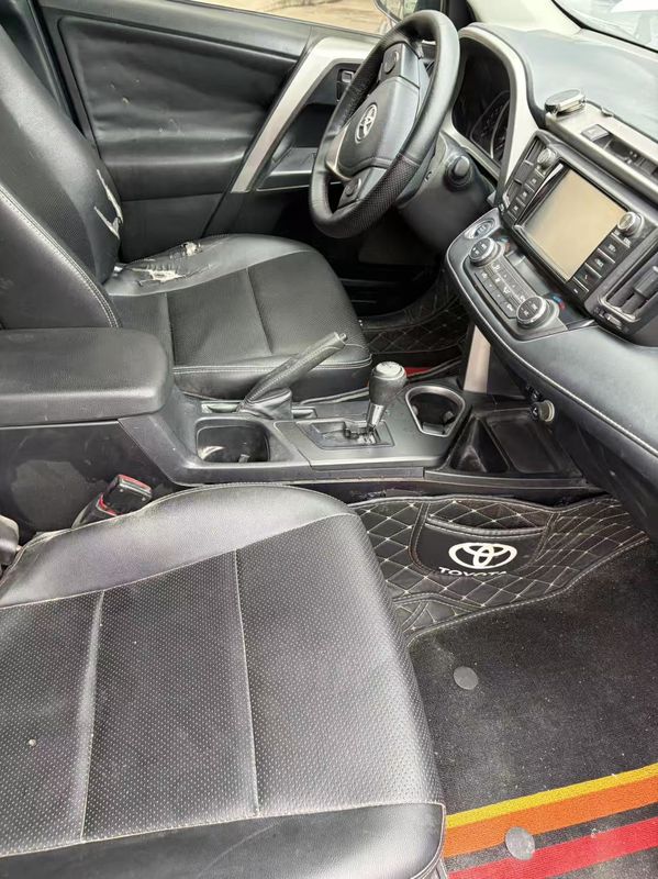 RAV4 photo 2